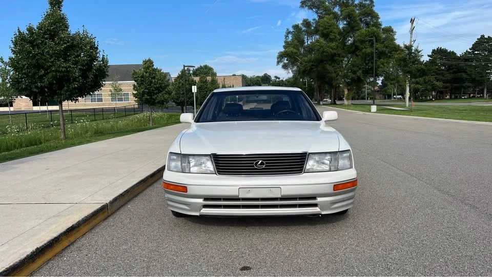 1996 Lexus LS 2nd Gen - Image 5 of 20