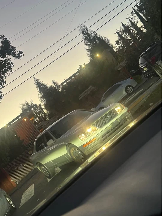 1996 Lexus LS 2nd Gen - Image 3 of 6