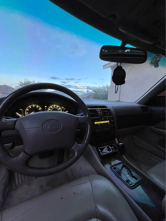 1996 Lexus LS 2nd Gen - Image 5 of 5
