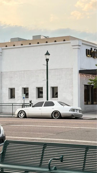 1996 Lexus LS 2nd Gen - Image 3 of 3