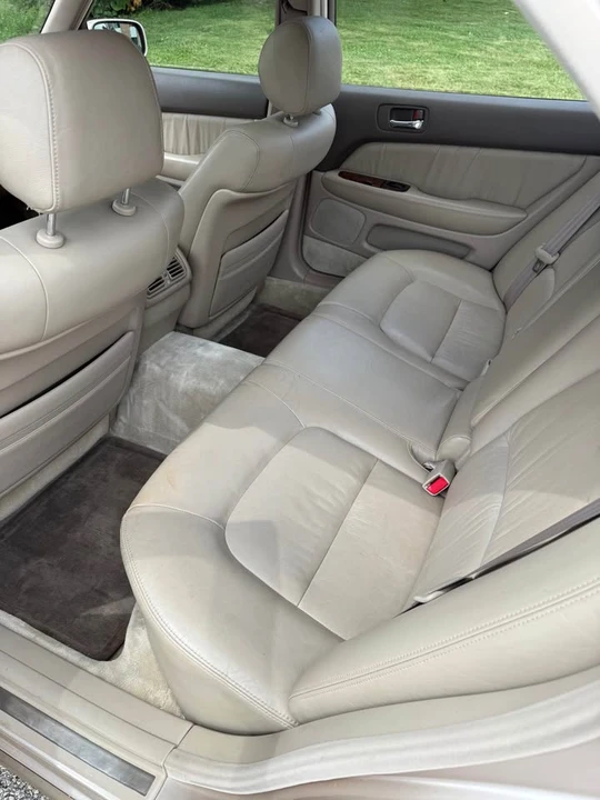 1996 Lexus LS 2nd Gen - Image 5 of 8