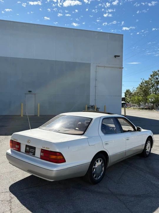 1996 Lexus LS 2nd Gen - Image 3 of 8