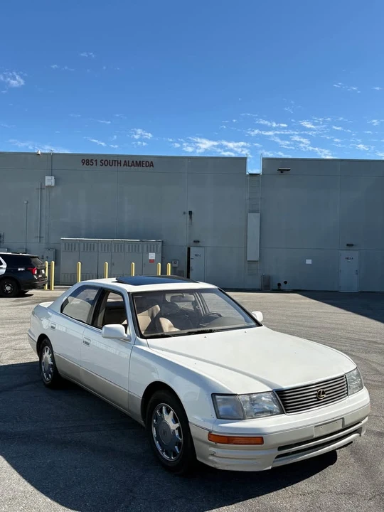 1996 Lexus LS 2nd Gen - Image 4 of 8