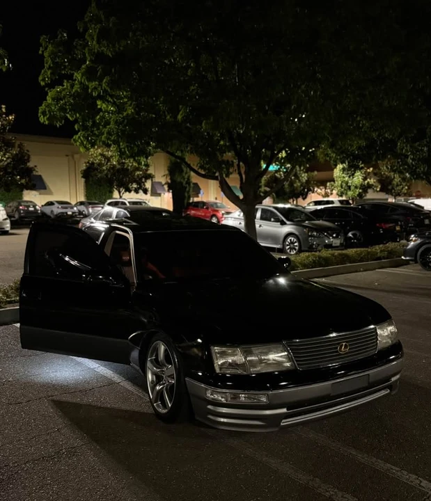 1996 Lexus LS 2nd Gen - Image 9 of 10