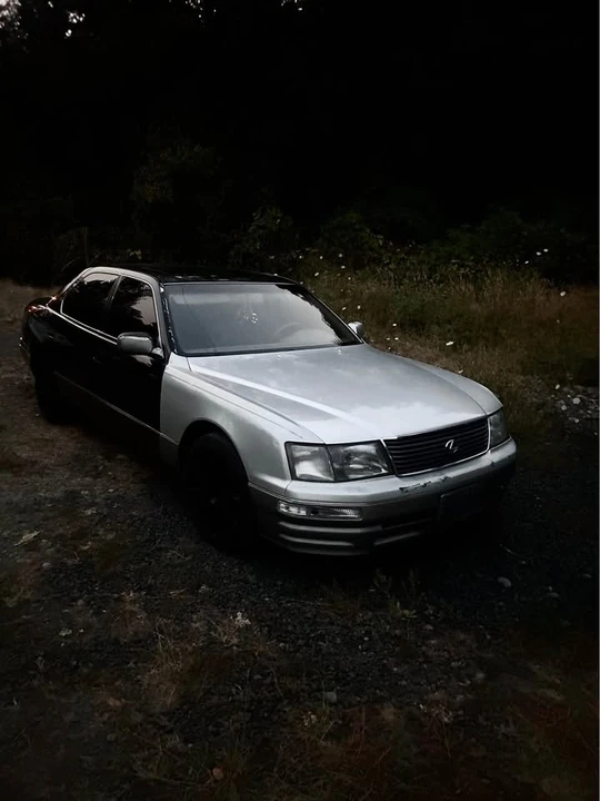 1996 Lexus LS 2nd Gen - Image 2 of 9