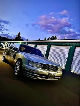 1996 Lexus LS 400 Sedan 4D
