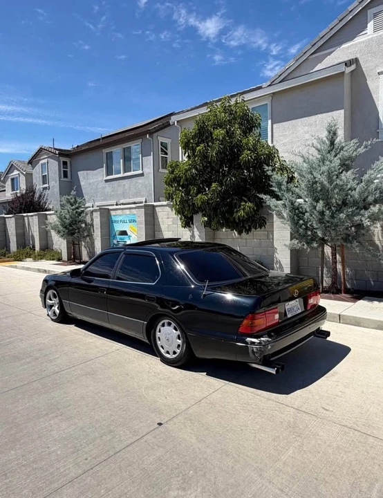 1996 Lexus LS 2nd Gen - Image 3 of 10