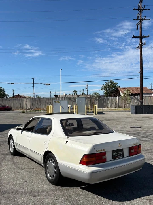 1996 Lexus LS 2nd Gen - Image 2 of 8