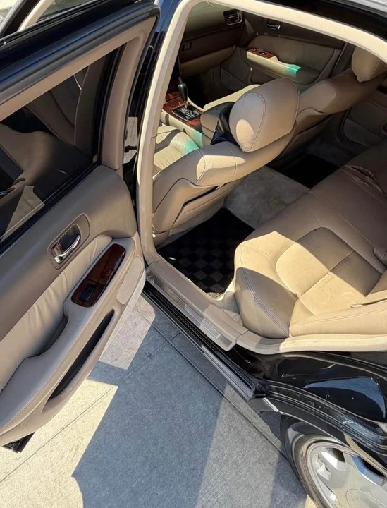 1996 Lexus LS 2nd Gen - Image 6 of 10