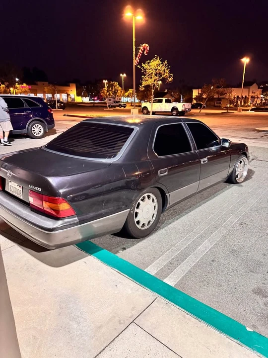 1996 Lexus LS 2nd Gen - Image 8 of 13