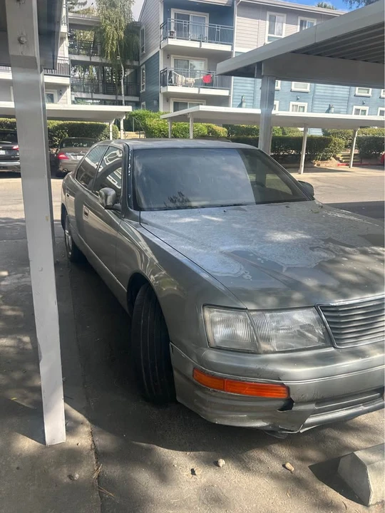 1996 Lexus LS 2nd Gen - Image 2 of 5
