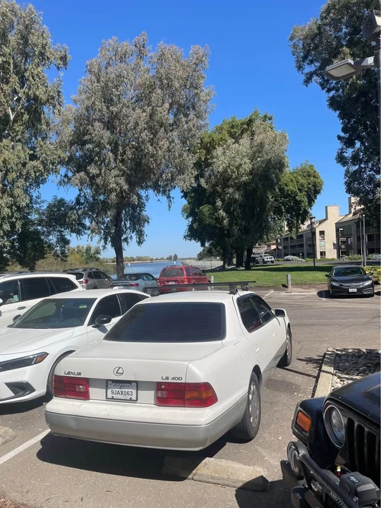 1996 Lexus LS 2nd Gen - Image 4 of 9