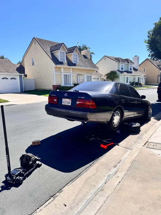 1996 Lexus LS 2nd Gen - Image 10 of 13