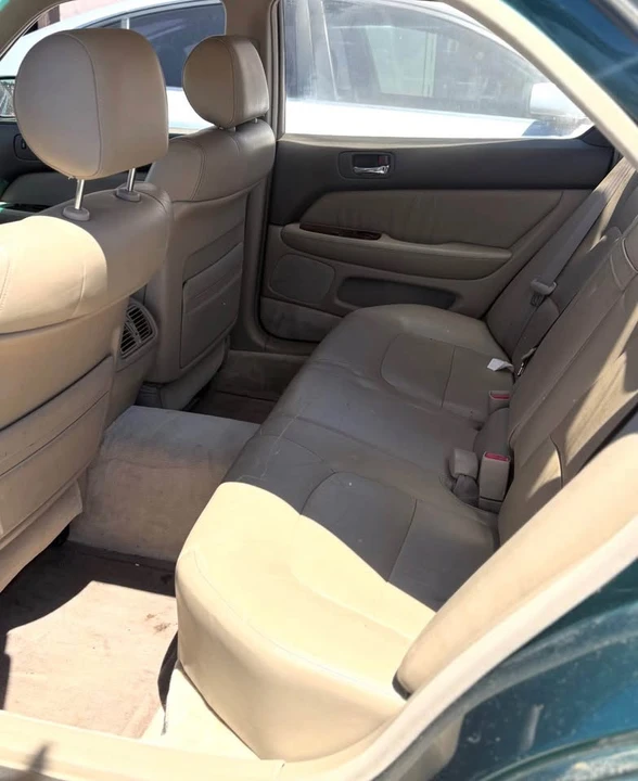 1996 Lexus LS 2nd Gen - Image 3 of 5