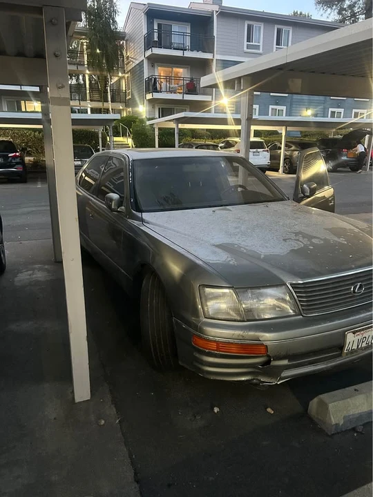 1996 Lexus LS 2nd Gen - Image 2 of 5