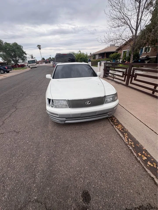 1996 Lexus LS 2nd Gen - Image 3 of 9