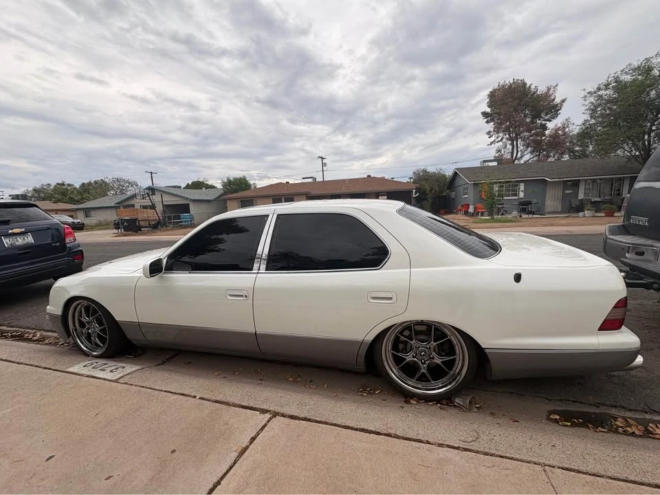 1996 Lexus LS 2nd Gen - Image 2 of 9