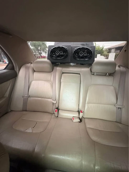 1996 Lexus LS 2nd Gen - Image 5 of 9