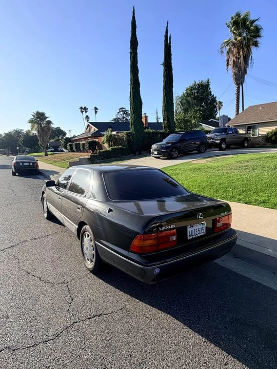 1996 Lexus LS 2nd Gen - Image 2 of 6