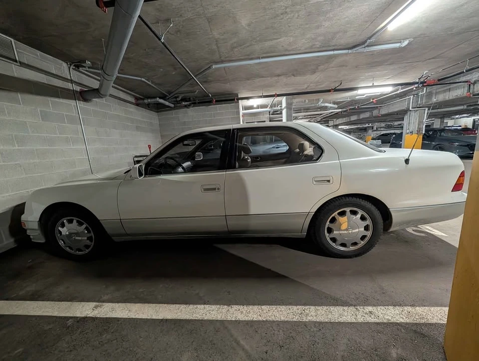 1996 Lexus LS 2nd Gen - Image 5 of 7