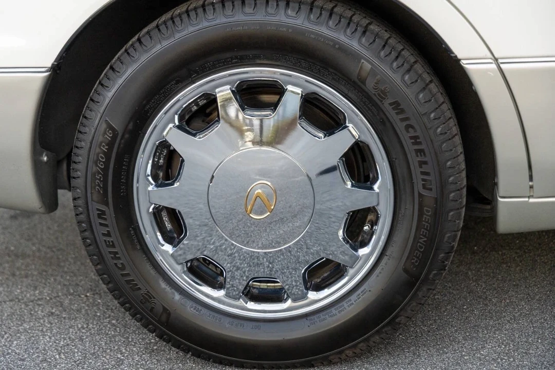 1996 Lexus LS 2nd Gen - Image 18 of 21