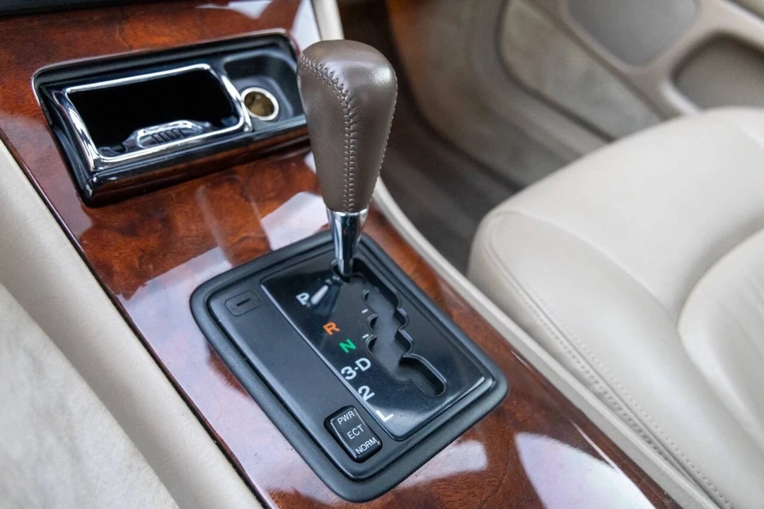 1996 Lexus LS 2nd Gen - Image 11 of 21