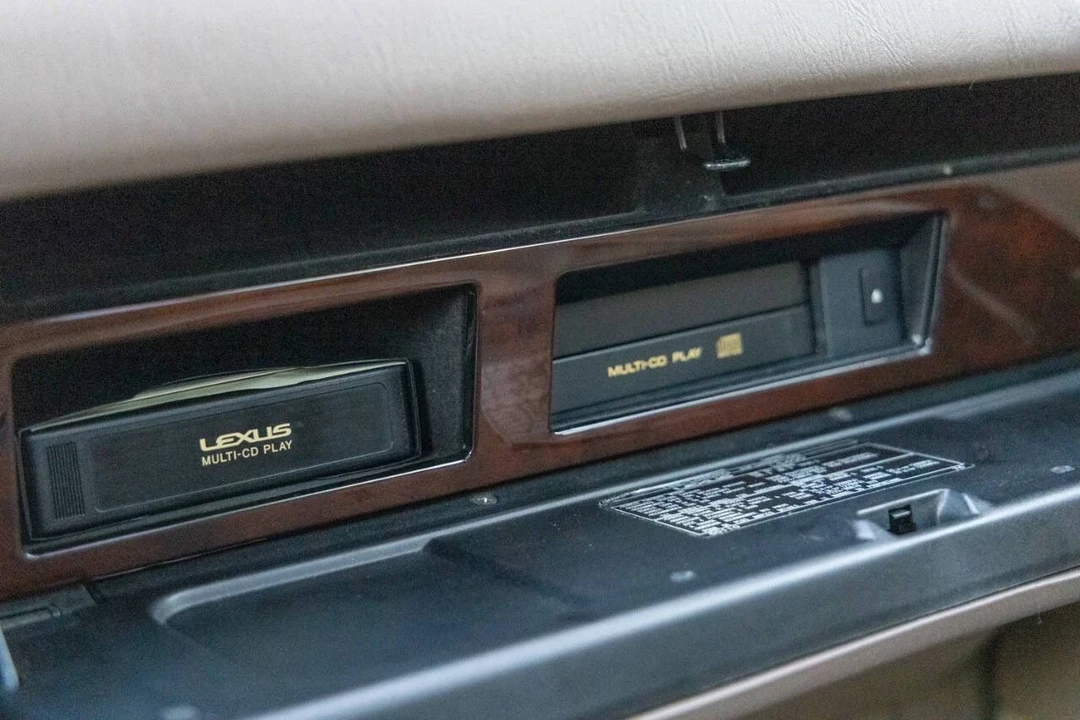 1996 Lexus LS 2nd Gen - Image 12 of 21