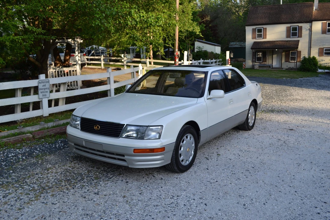 1996 Lexus LS 2nd Gen - Image 2 of 31