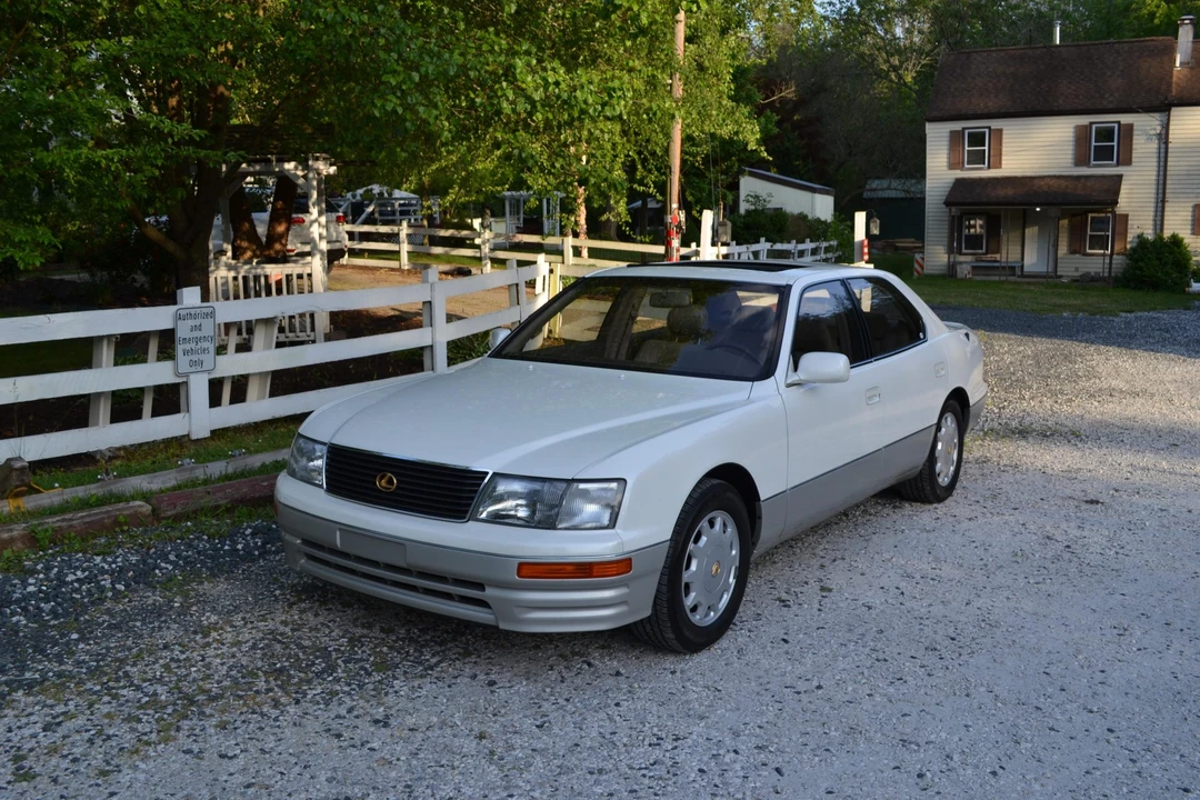1996 Lexus LS 2nd Gen - Image 3 of 31