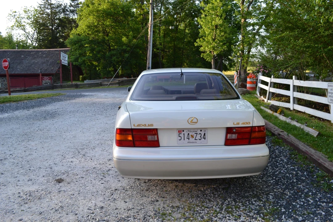 1996 Lexus LS 2nd Gen - Image 11 of 31