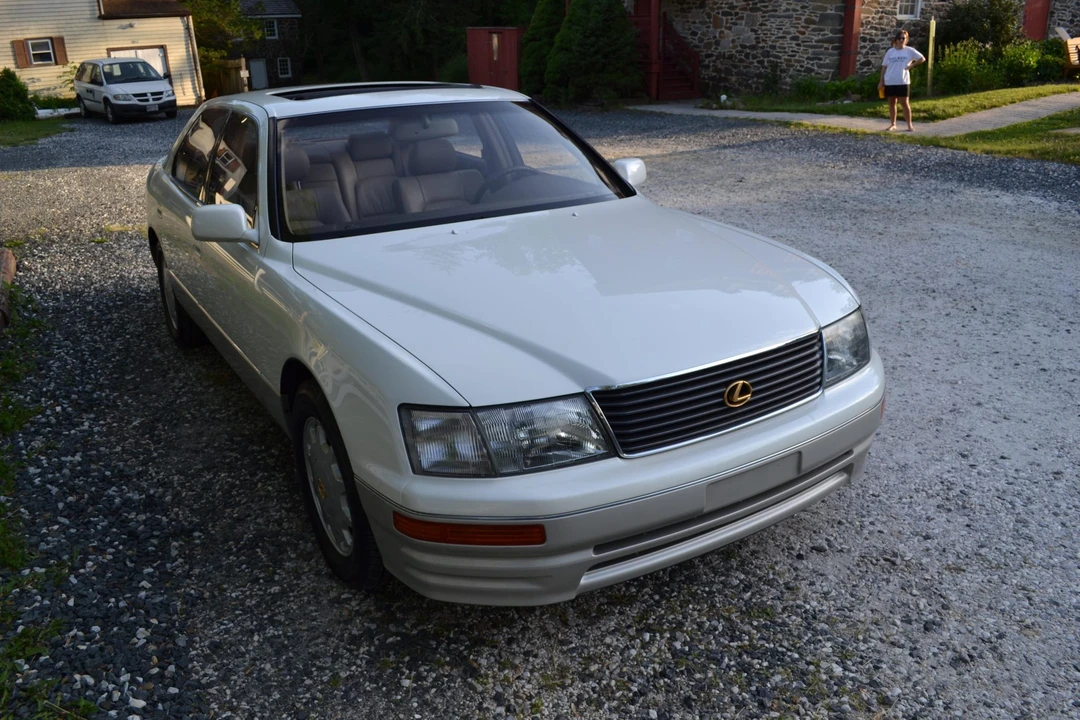 1996 Lexus LS 2nd Gen - Image 15 of 31
