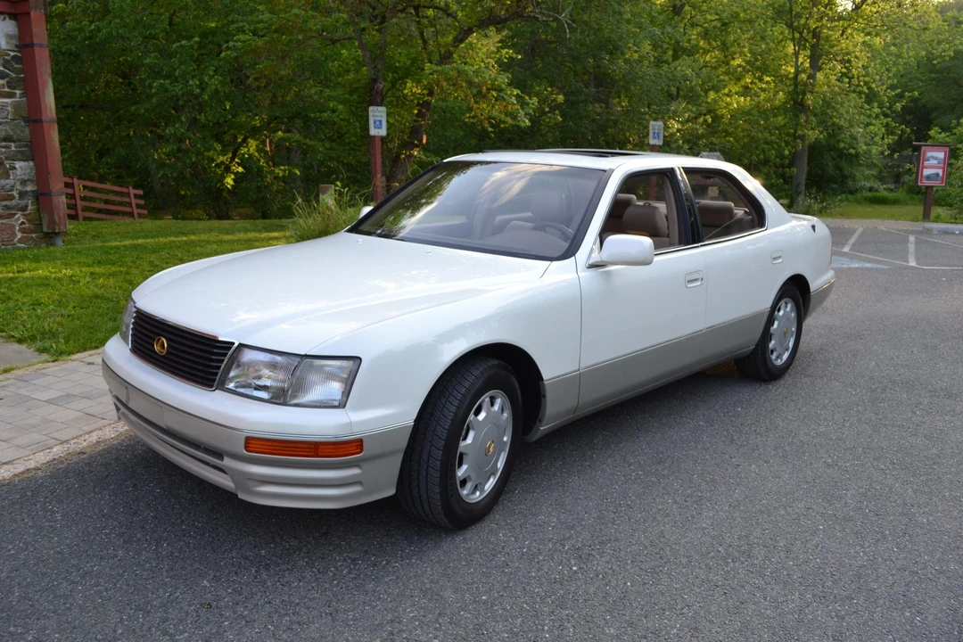 1996 Lexus LS 2nd Gen - Image 5 of 31
