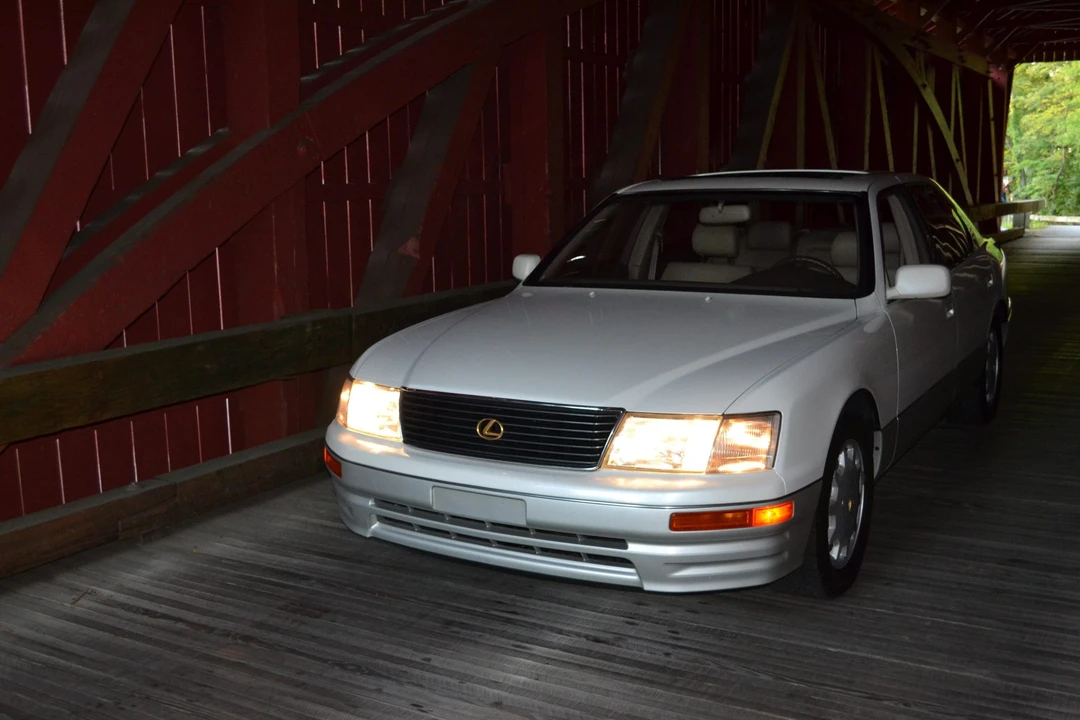1996 Lexus LS 2nd Gen - Image 18 of 31
