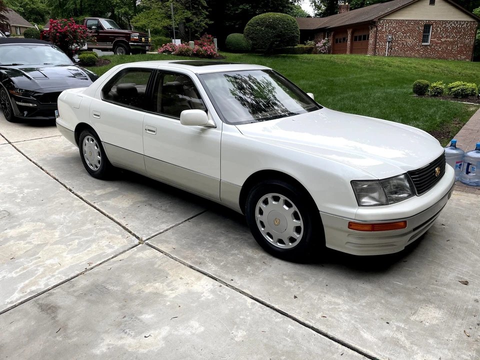 1996 Lexus LS 2nd Gen - Image 17 of 31