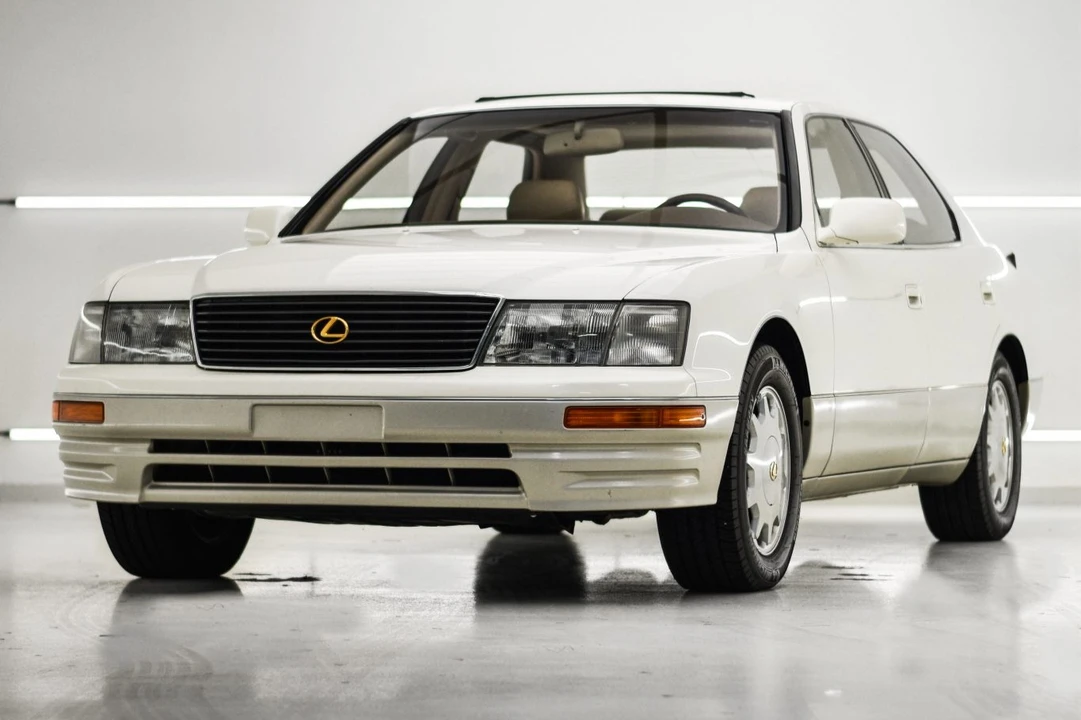1996 Lexus LS 2nd Gen - Image 19 of 31
