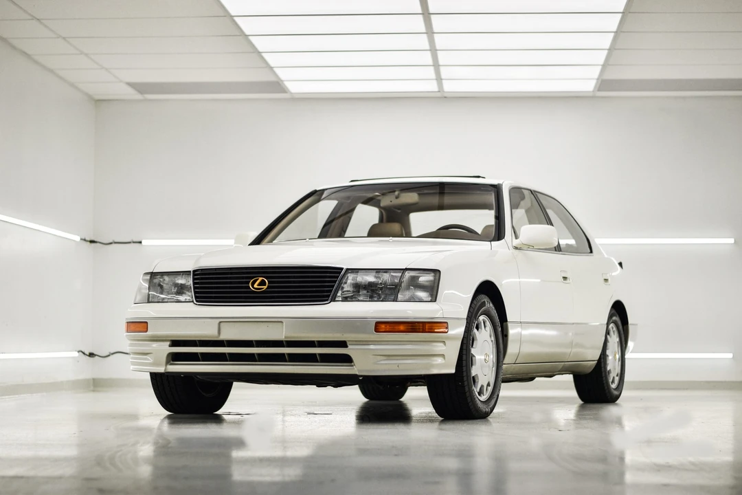 1996 Lexus LS 2nd Gen - Image 22 of 31