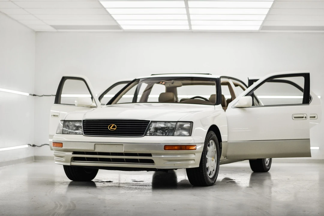 1996 Lexus LS 2nd Gen - Image 27 of 31