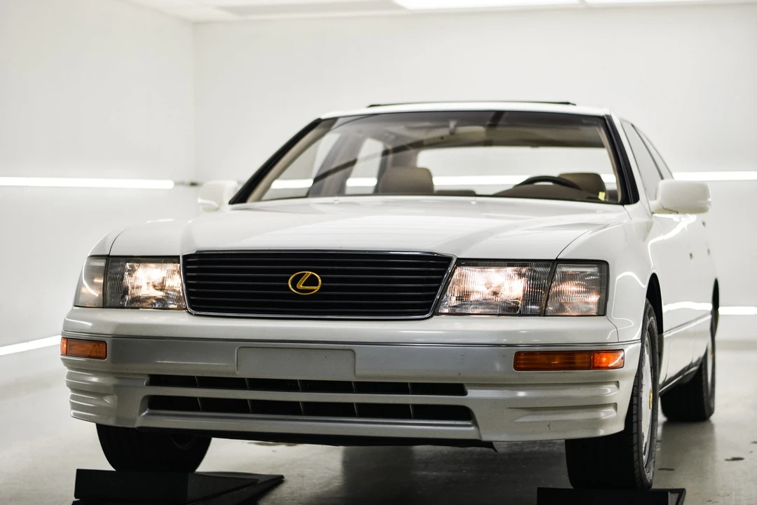 1996 Lexus LS 2nd Gen - Image 21 of 31