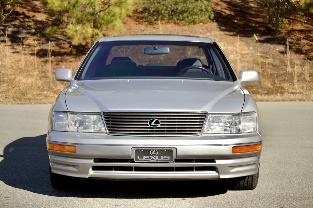 1996 Lexus LS 2nd Gen - Image 5 of 31