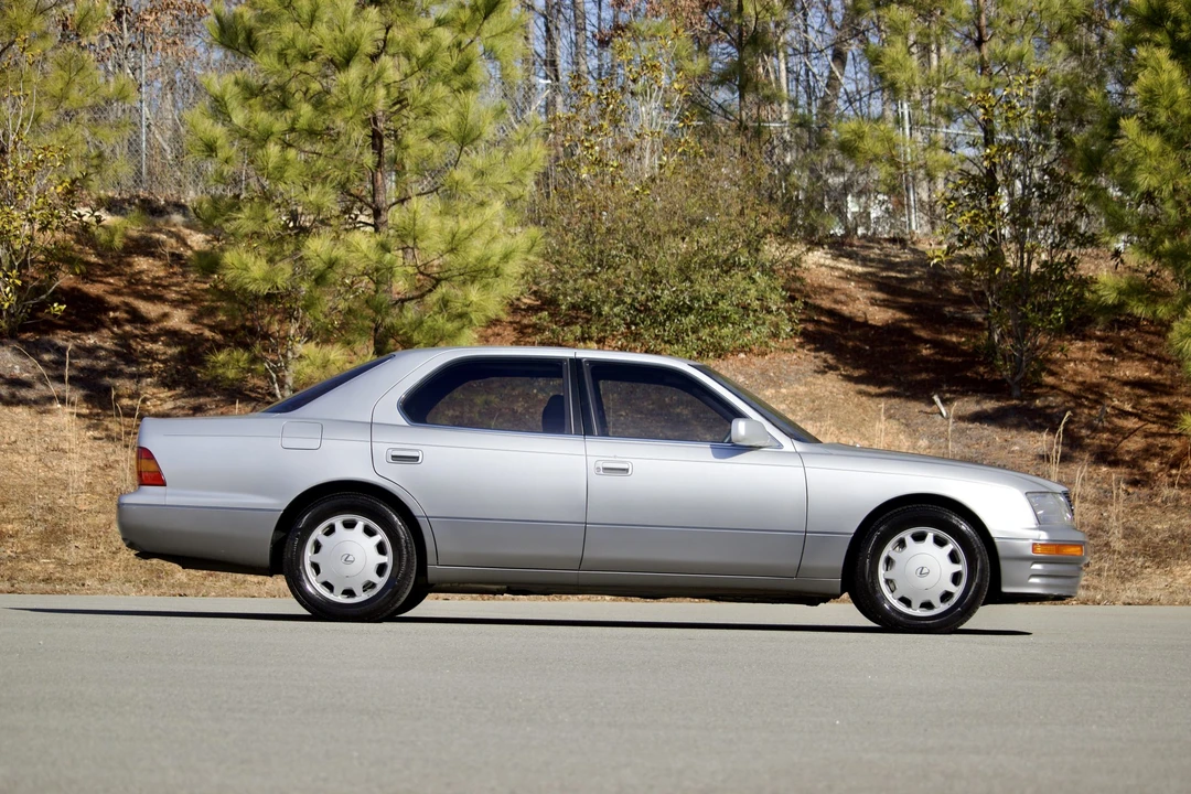 1996 Lexus LS 2nd Gen - Image 13 of 31