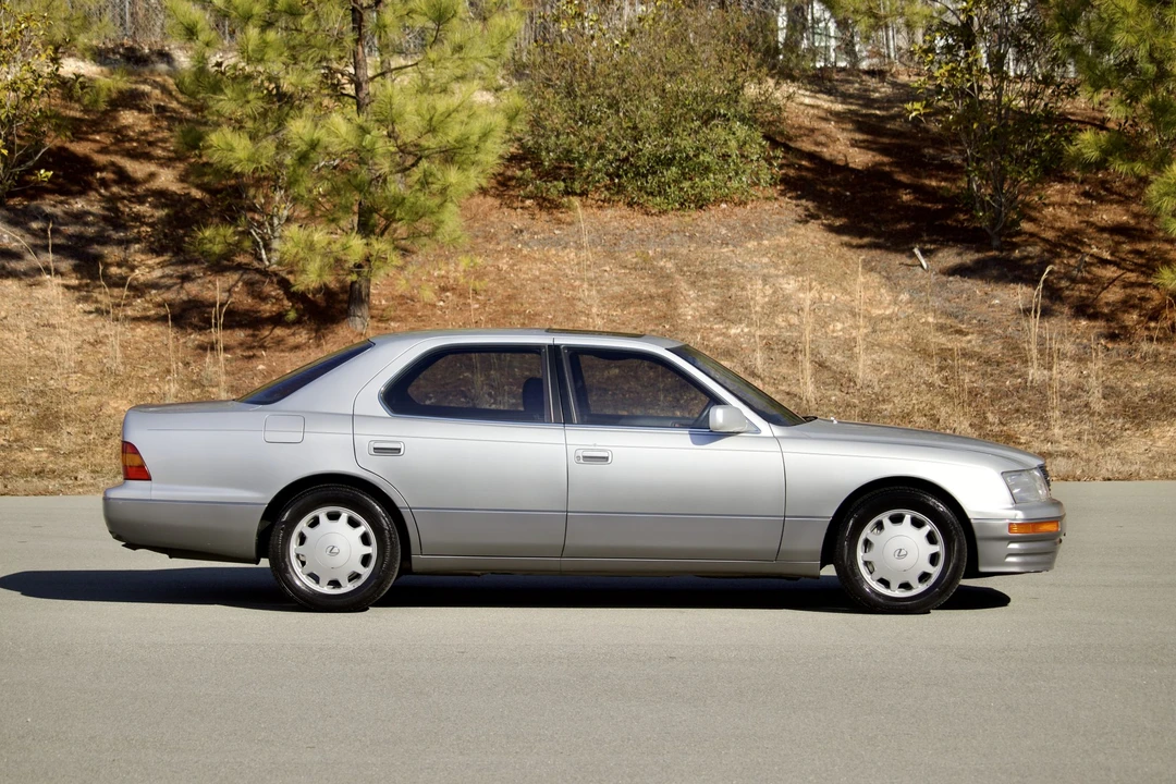 1996 Lexus LS 2nd Gen - Image 14 of 31