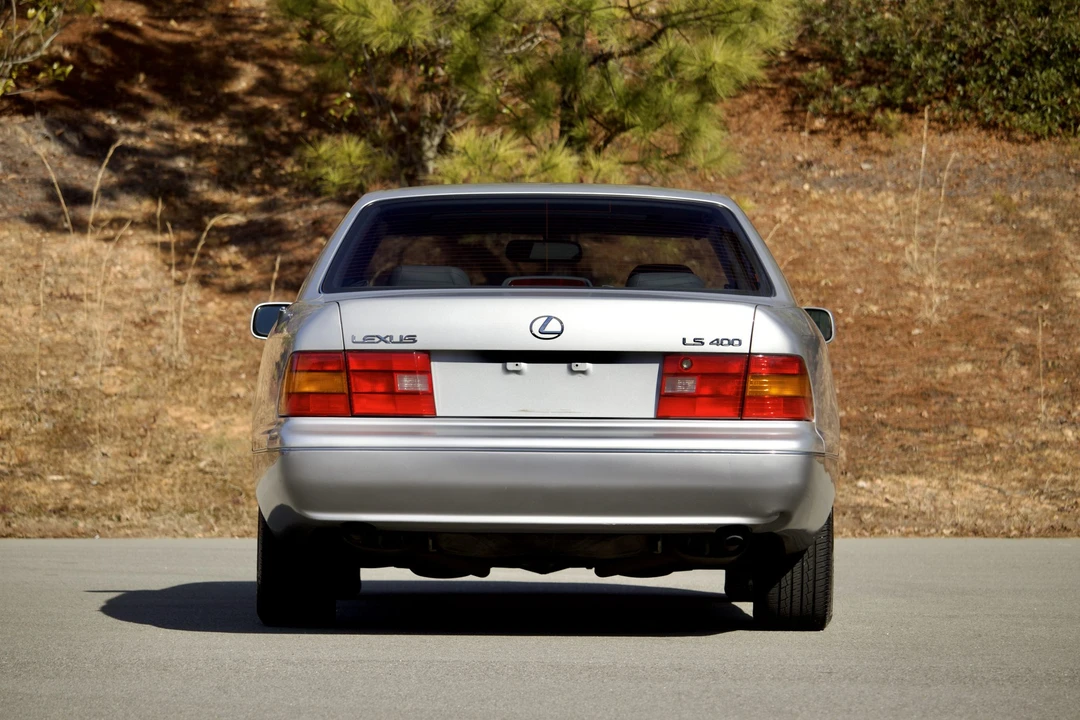 1996 Lexus LS 2nd Gen - Image 18 of 31