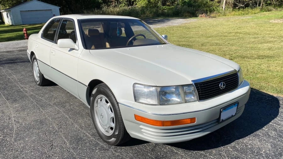 1996 Lexus LS 2nd Gen - Image 12 of 13