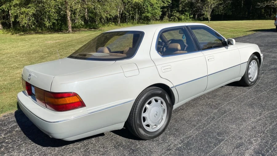 1996 Lexus LS 2nd Gen - Image 13 of 13