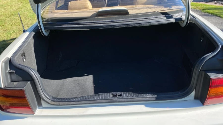 1996 Lexus LS 2nd Gen - Image 11 of 13