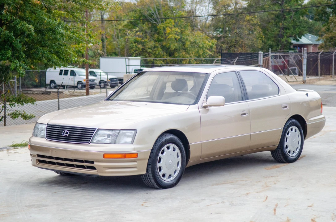 1996 Lexus LS 2nd Gen - Image 15 of 31