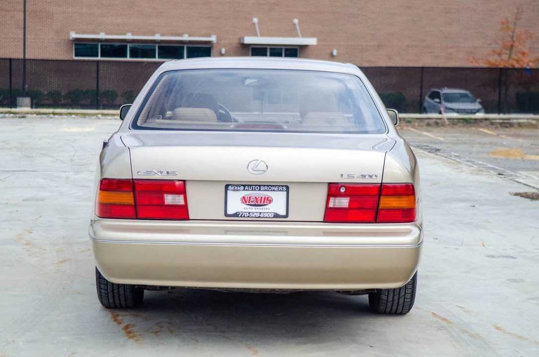 1996 Lexus LS 2nd Gen - Image 24 of 31