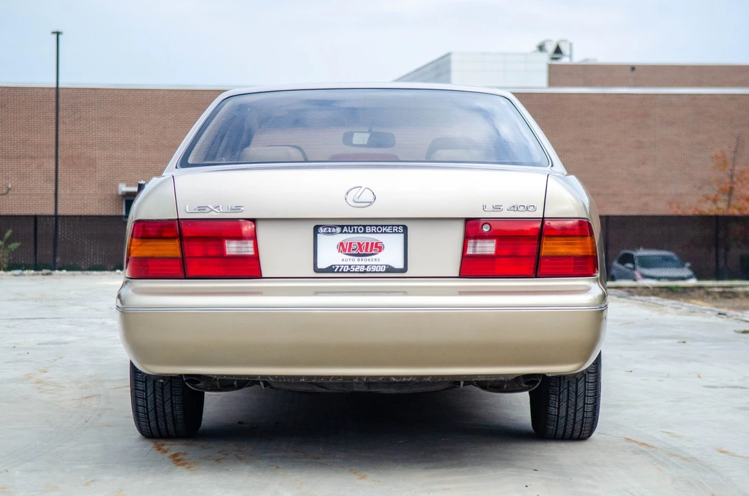 1996 Lexus LS 2nd Gen - Image 23 of 31