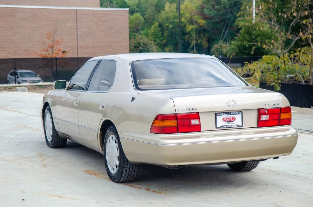 1996 Lexus LS 2nd Gen - Image 21 of 31