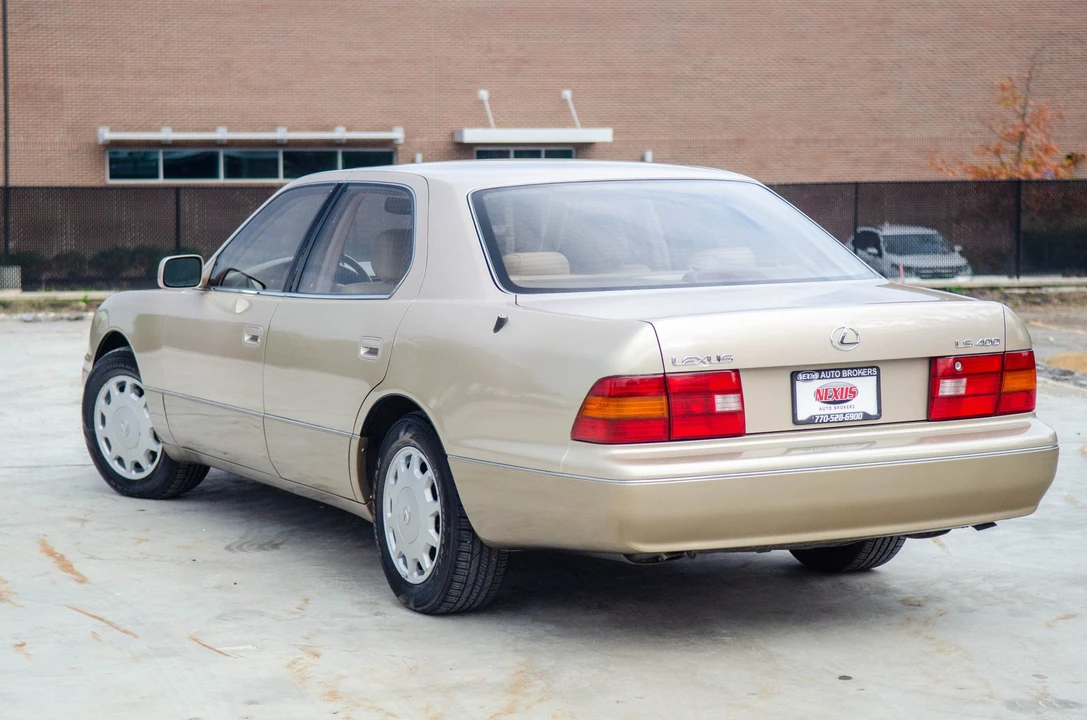 1996 Lexus LS 2nd Gen - Image 22 of 31